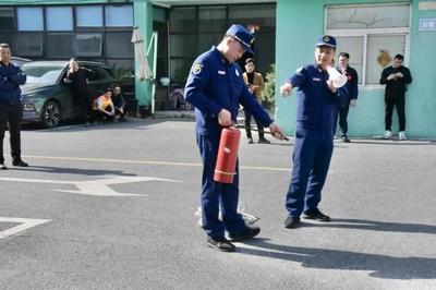 筑牢"防火墙"!松江这个工业园区成立消防安全志愿护卫队
